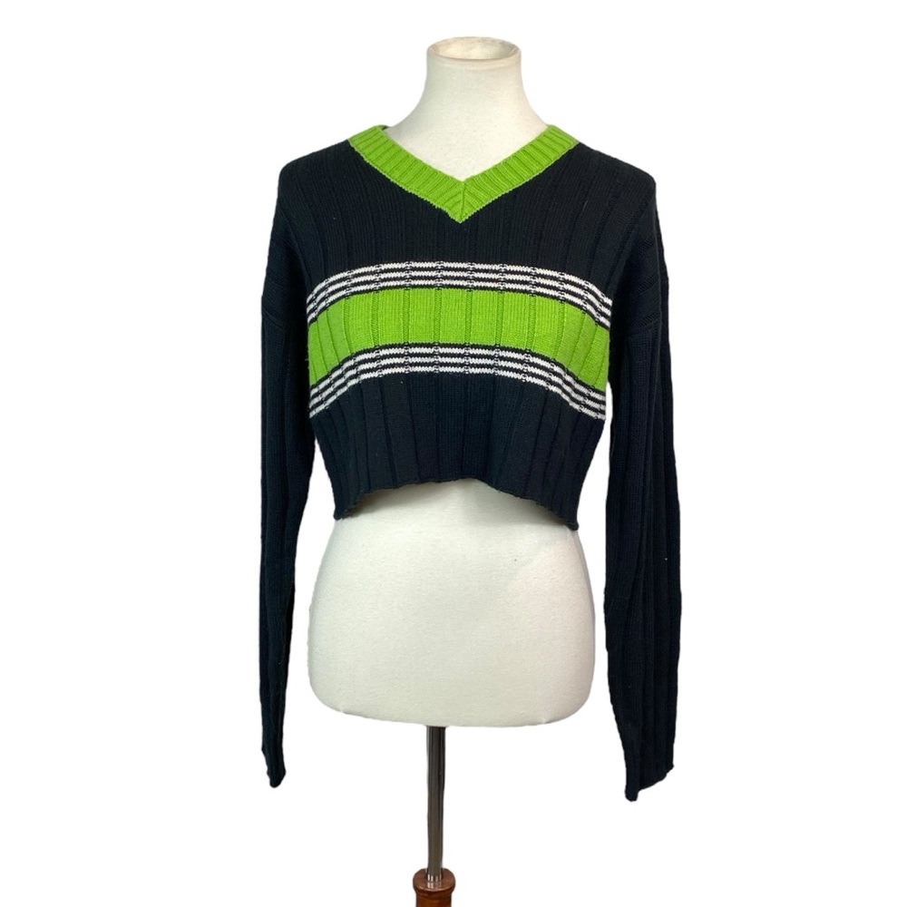 Woman’s Sweet Rain “young contemporary” cropped sweater size M